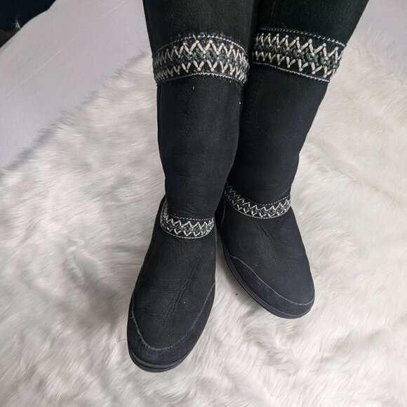 Ugg Women's Boots Size 7 Sundance Revival Black Suede Tall Sheepskin Lined Braid - Picture 5 of 6